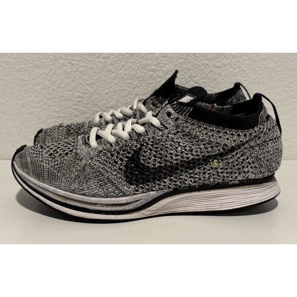 Nike Flyknit Racer Oreo Running Shoe Mens Sz 4 Womens 5.5 Sneaker 526628-101 - Picture 1 of 13